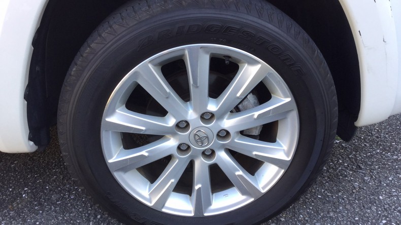 タイヤホイール前