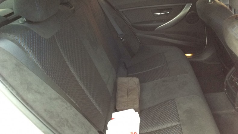 内装後方シート