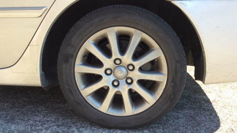 タイヤホイール前