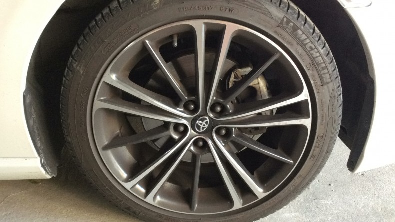 タイヤホイール前