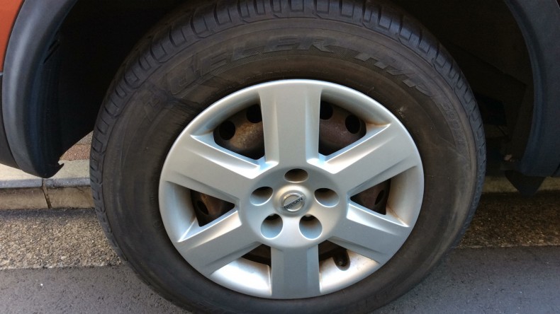 タイヤホイール前