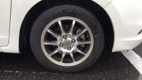 タイヤホイール前