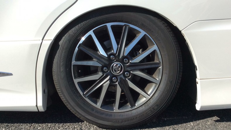 タイヤホイール前