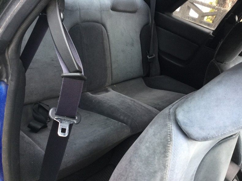 内装後方シート