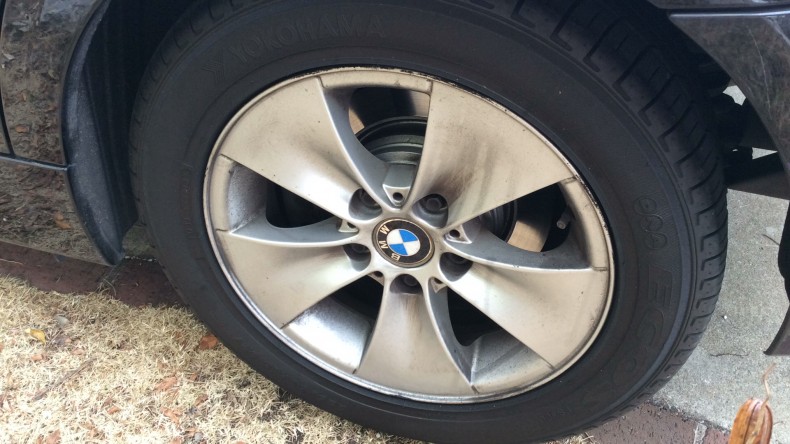 タイヤホイール前