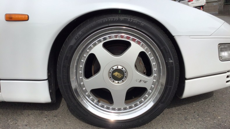 タイヤホイール前