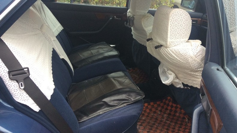 内装後方シート