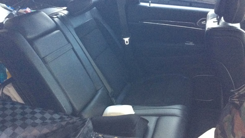 内装後方シート