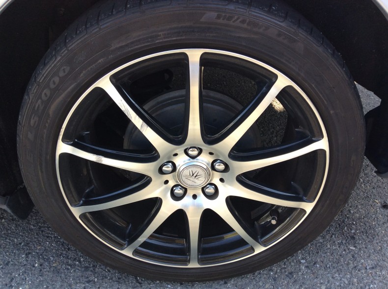 タイヤホイール前