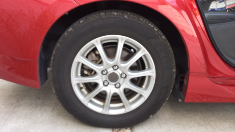 タイヤホイール前