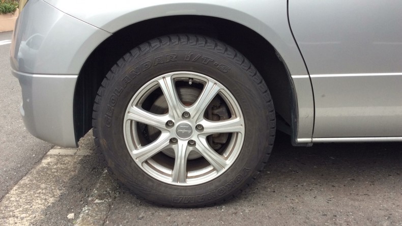 タイヤホイール前