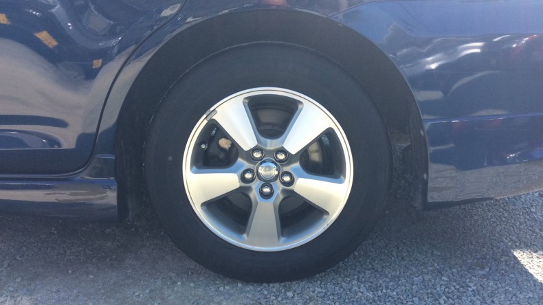 タイヤホイール前