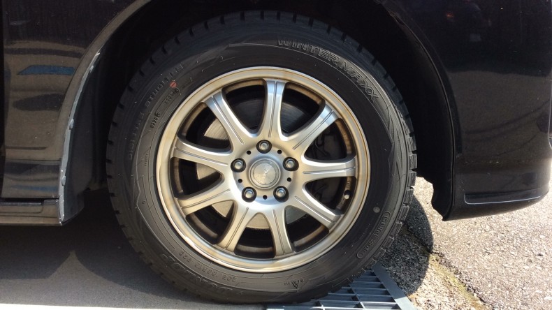 タイヤホイール前