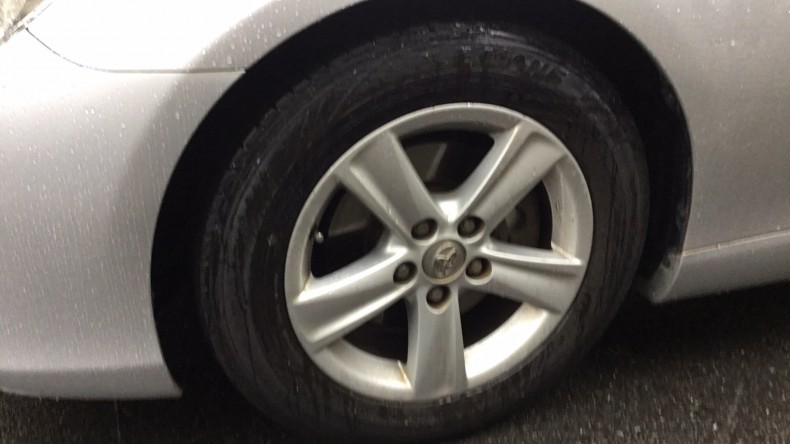 タイヤホイール前