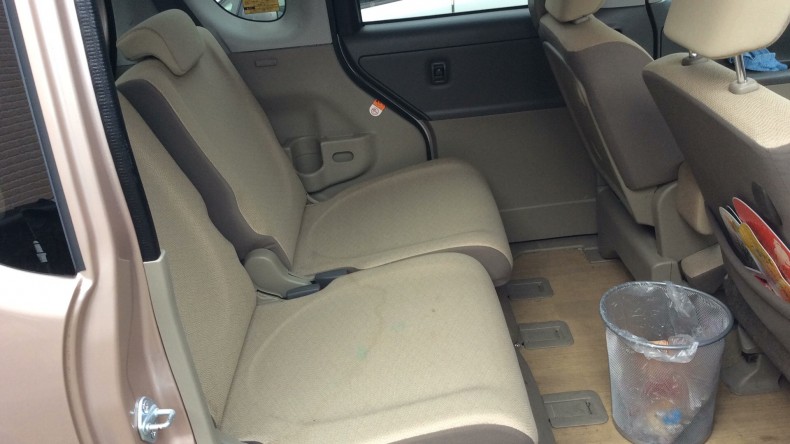 内装後方シート