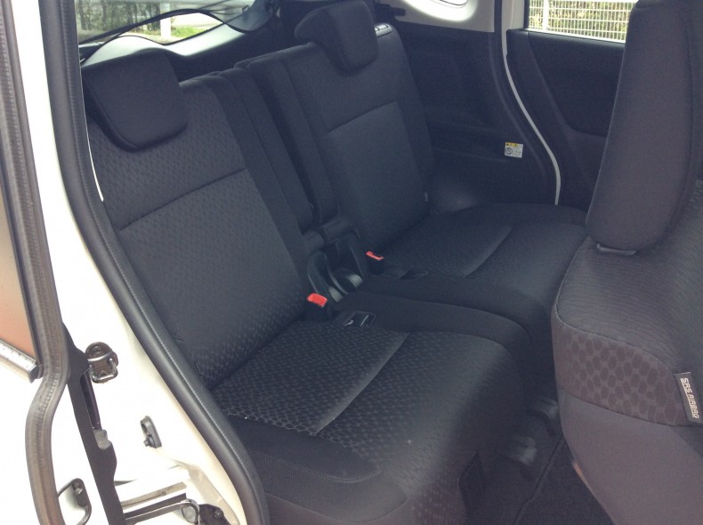 内装後方シート