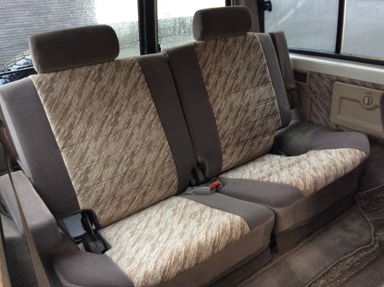 内装後方シート