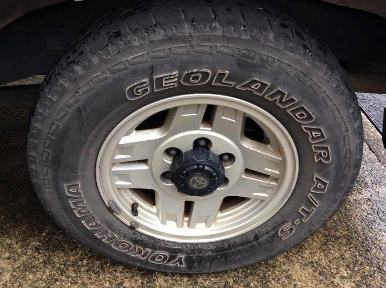 タイヤホイール前