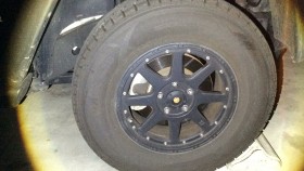 タイヤホイール前