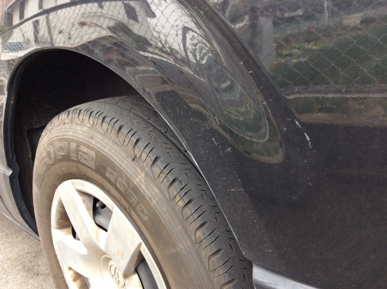 タイヤホイール前