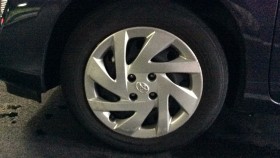 タイヤホイール前