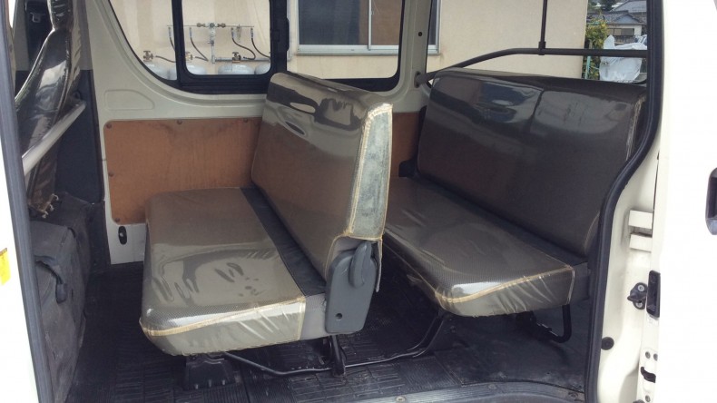 内装後方シート