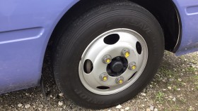 タイヤホイール前