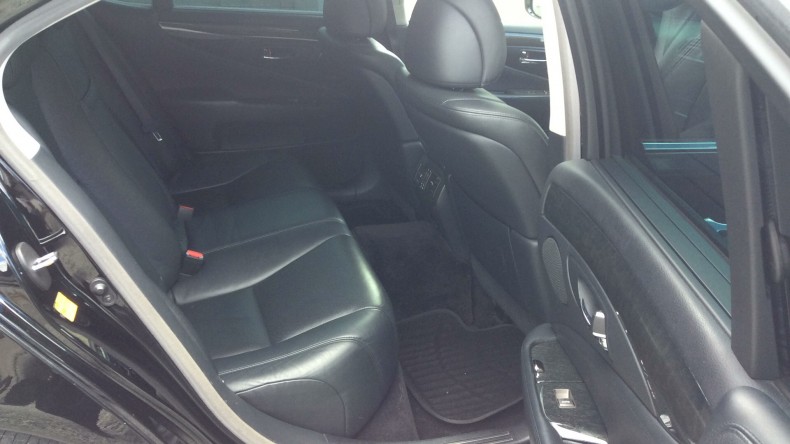 内装後方シート