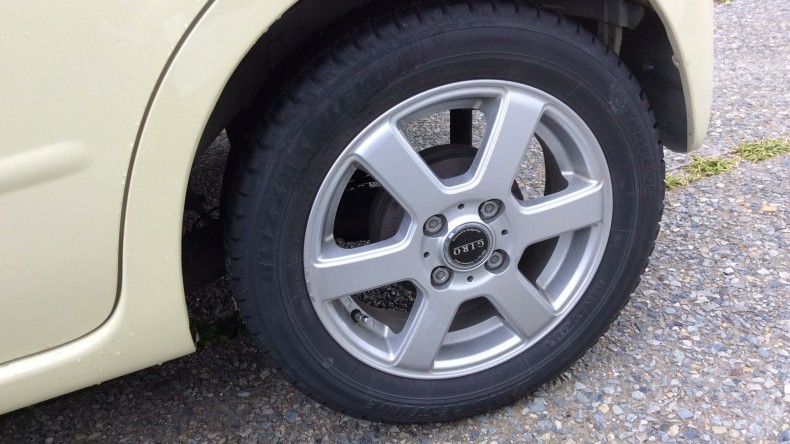 タイヤホイール前