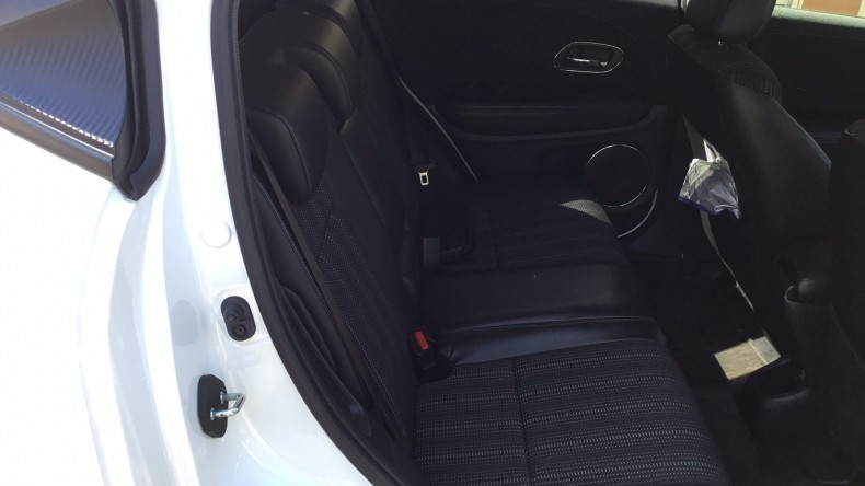 内装後方シート