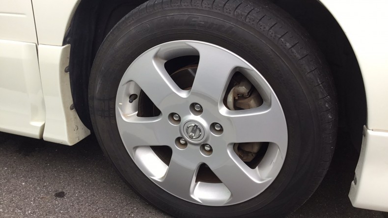 タイヤホイール前