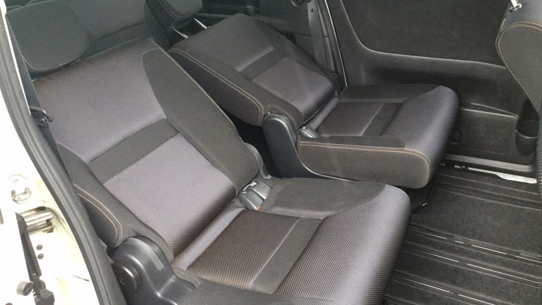 内装後方シート