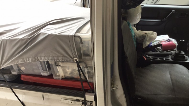 内装後方シート