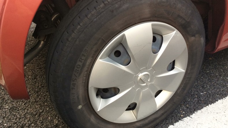 タイヤホイール前