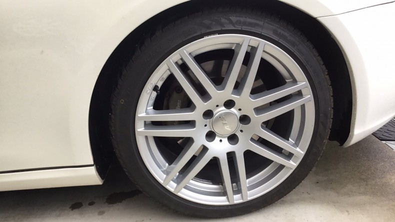 タイヤホイール前