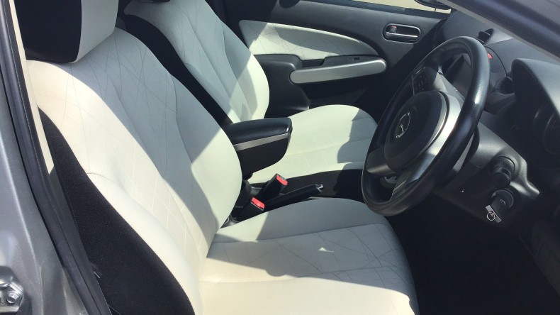 内装前方シート