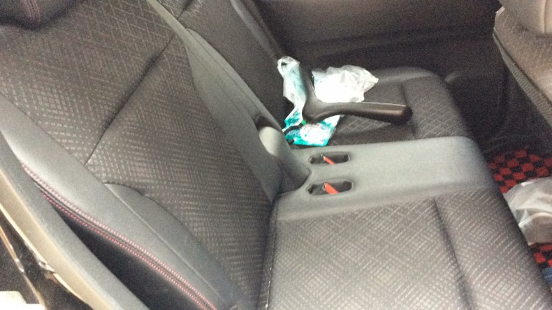 内装後方シート