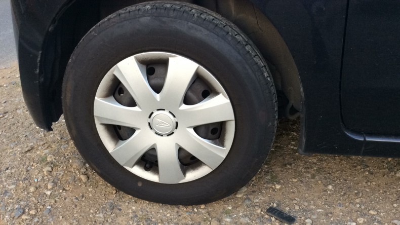 タイヤホイール前