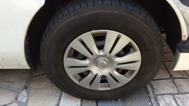 タイヤホイール前