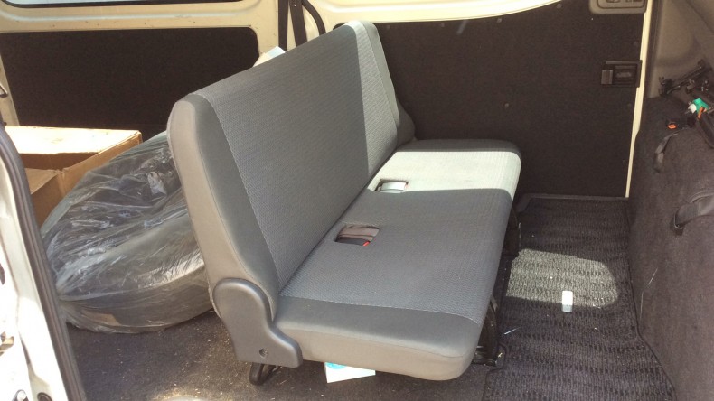 内装後方シート