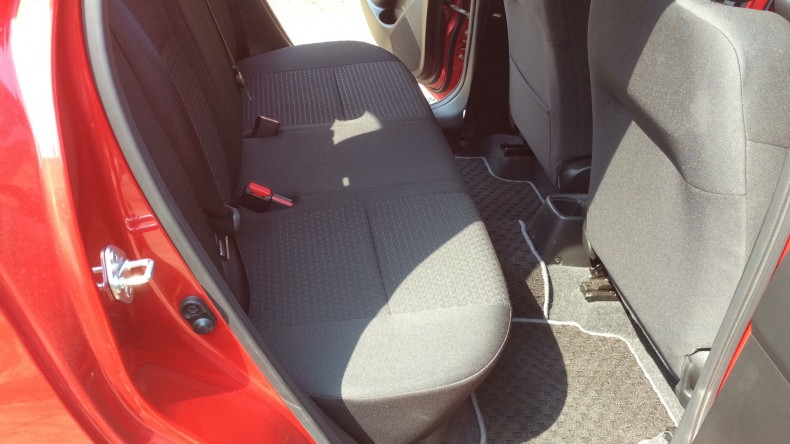 内装後方シート