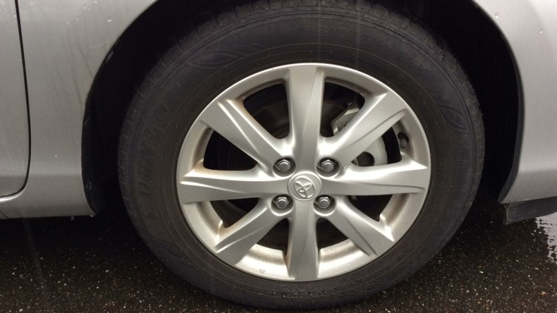 タイヤホイール前