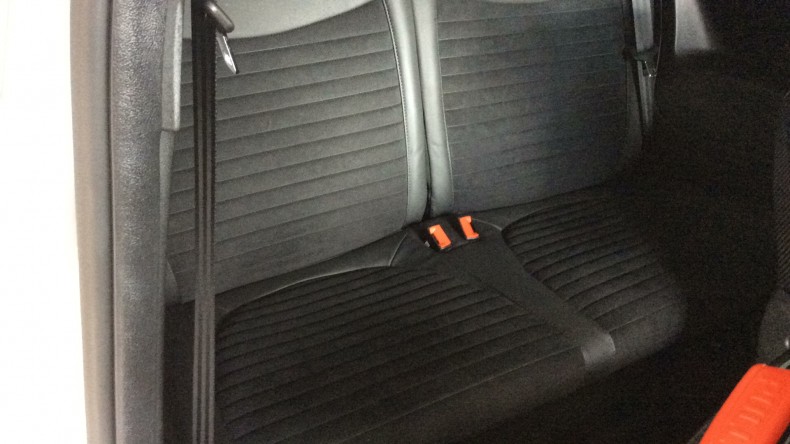 内装後方シート