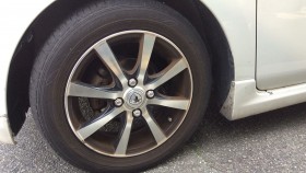 タイヤホイール前