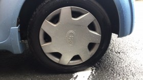 タイヤホイール前