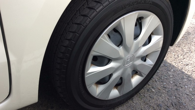 タイヤホイール前