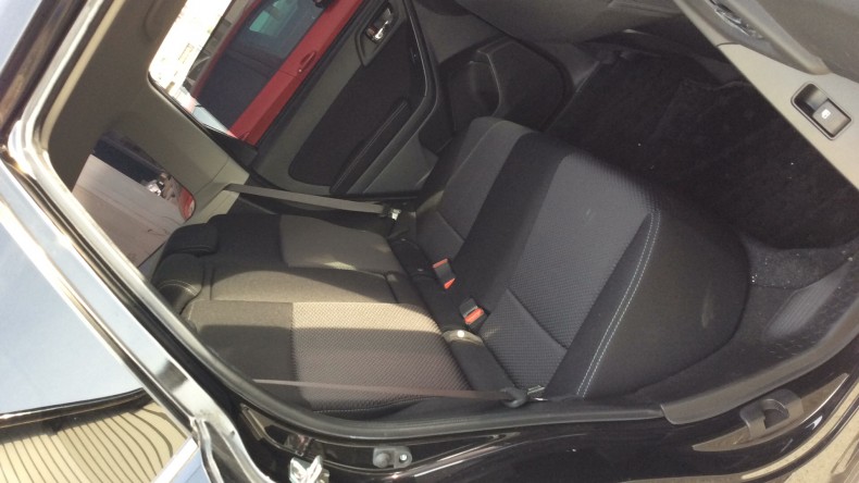 内装後方シート