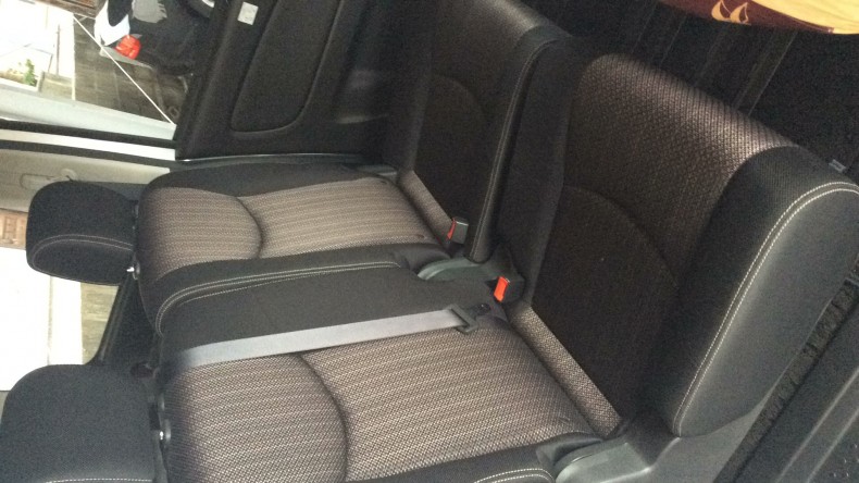 内装後方シート