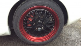 タイヤホイール前