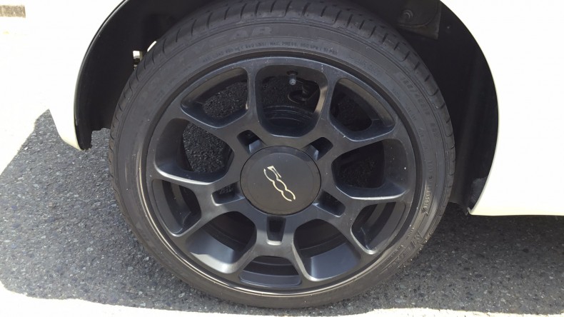 タイヤホイール前